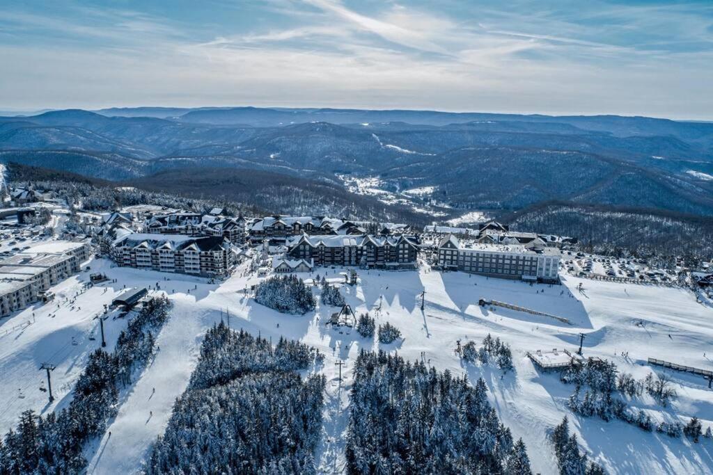 Mountain Lodge Getaway, Ski-In/Ski-Out, Heart Of The Village Snowshoe Exterior foto